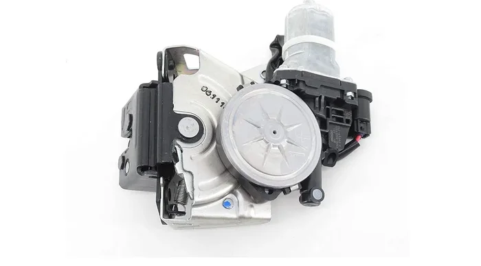 Toyota Genuine (69350-0E100) Door Lock Assembly